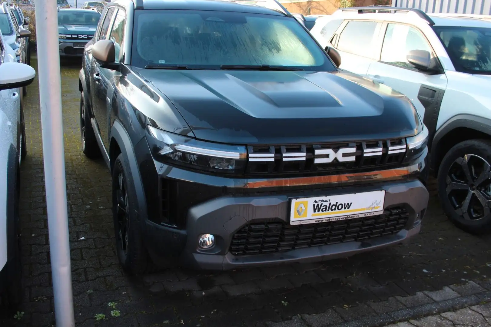 Dacia Duster Extreme TCe 130 Schwarz - 1