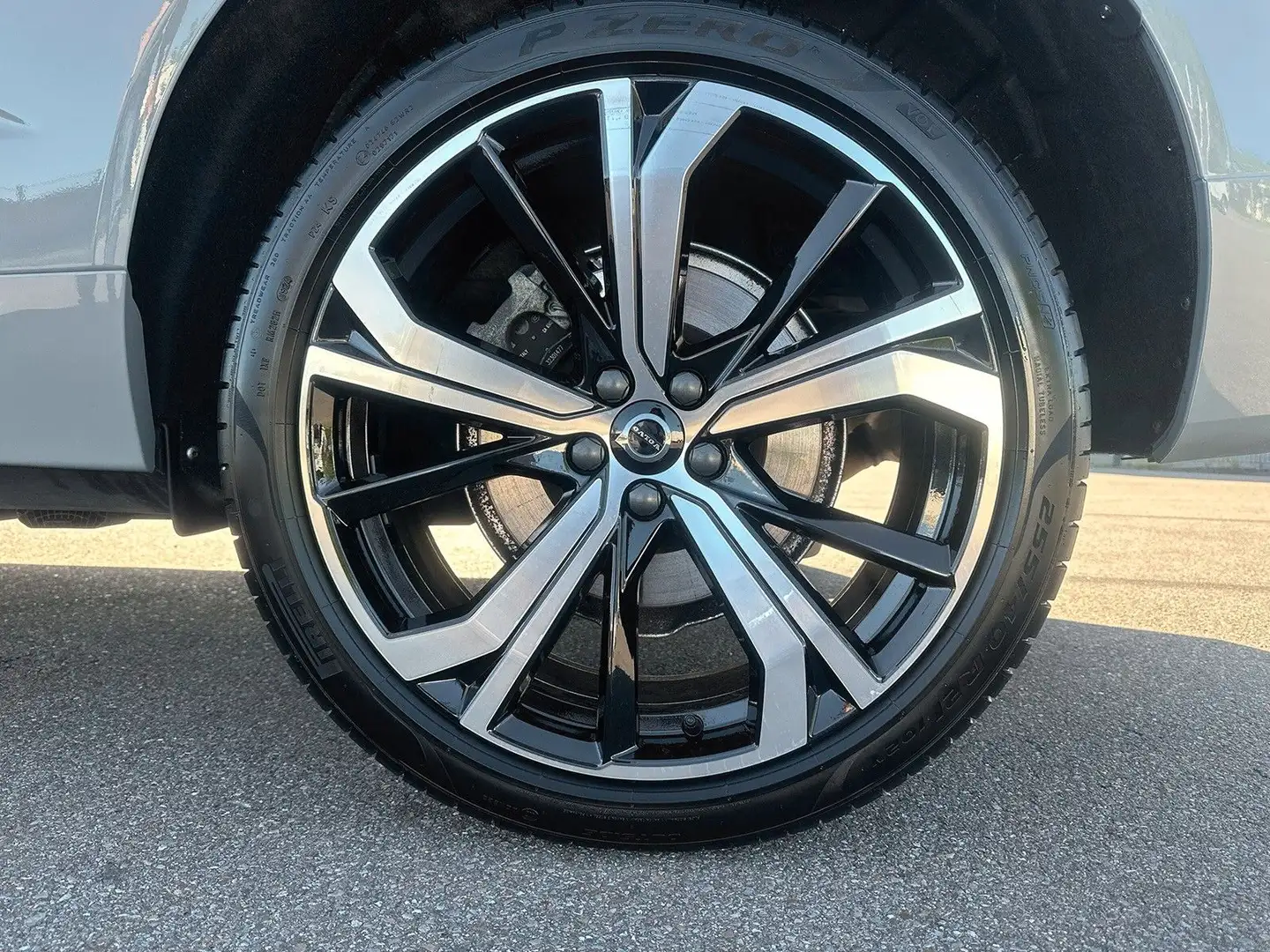 Volvo XC60 B5 AWD Ultra Dark ACC BLIS HUD SD Grau - 2