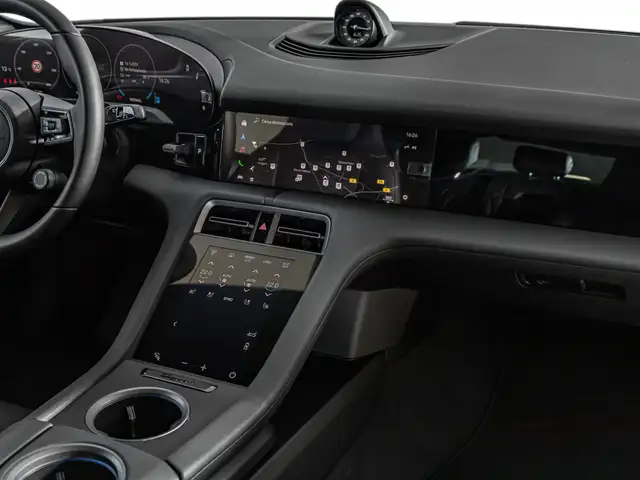 Porsche Taycan view 8