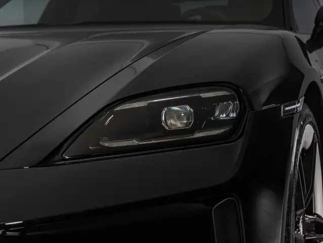 Porsche Taycan view 13