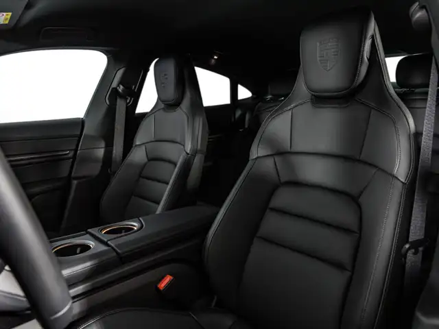 Porsche Taycan view 11