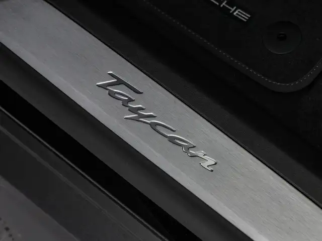 Porsche Taycan view 12