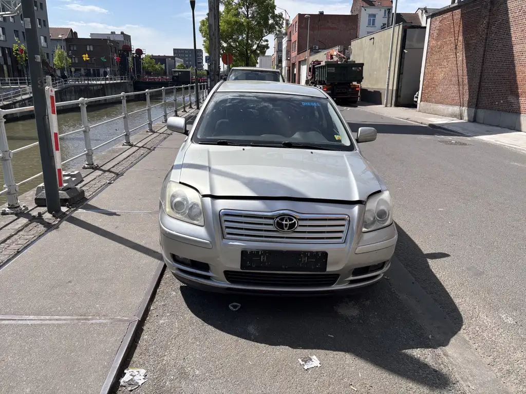 Toyota Avensis 2005 из Европы — купить под ключ