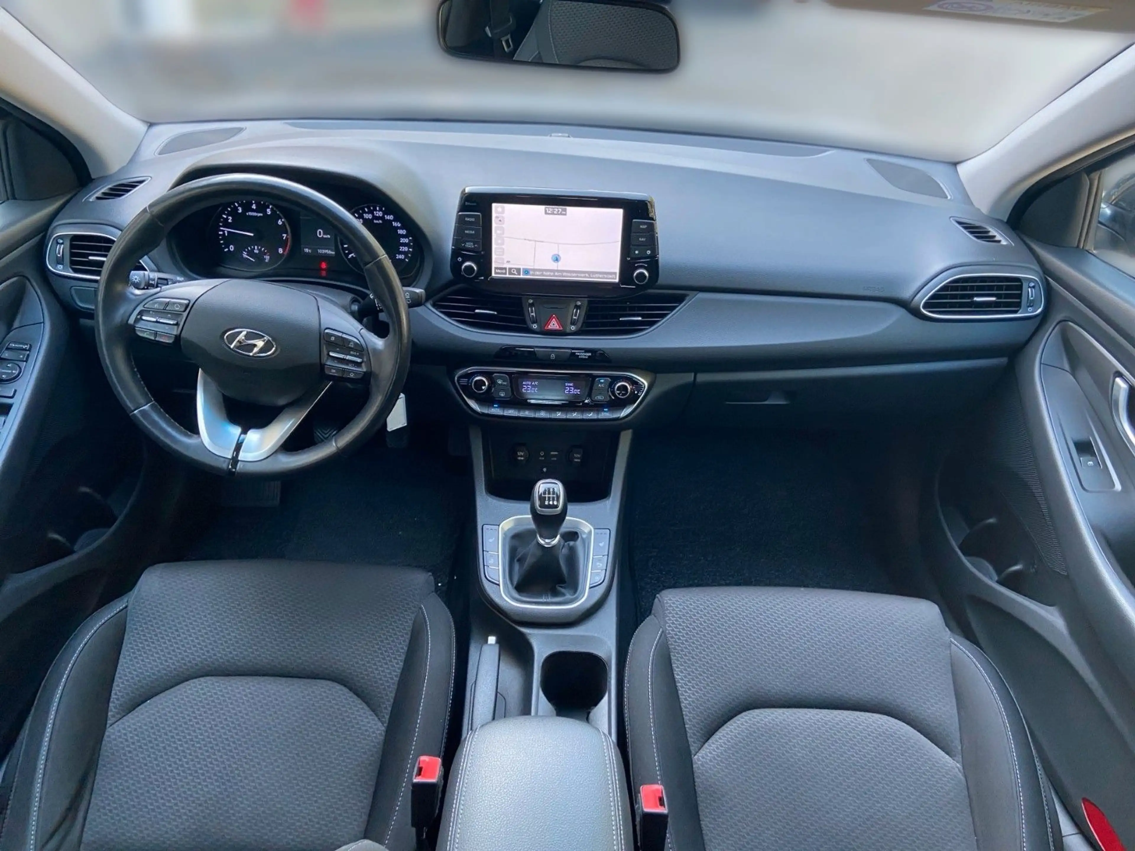 Hyundai i30 1.0 T-GDI Intro — photo 12