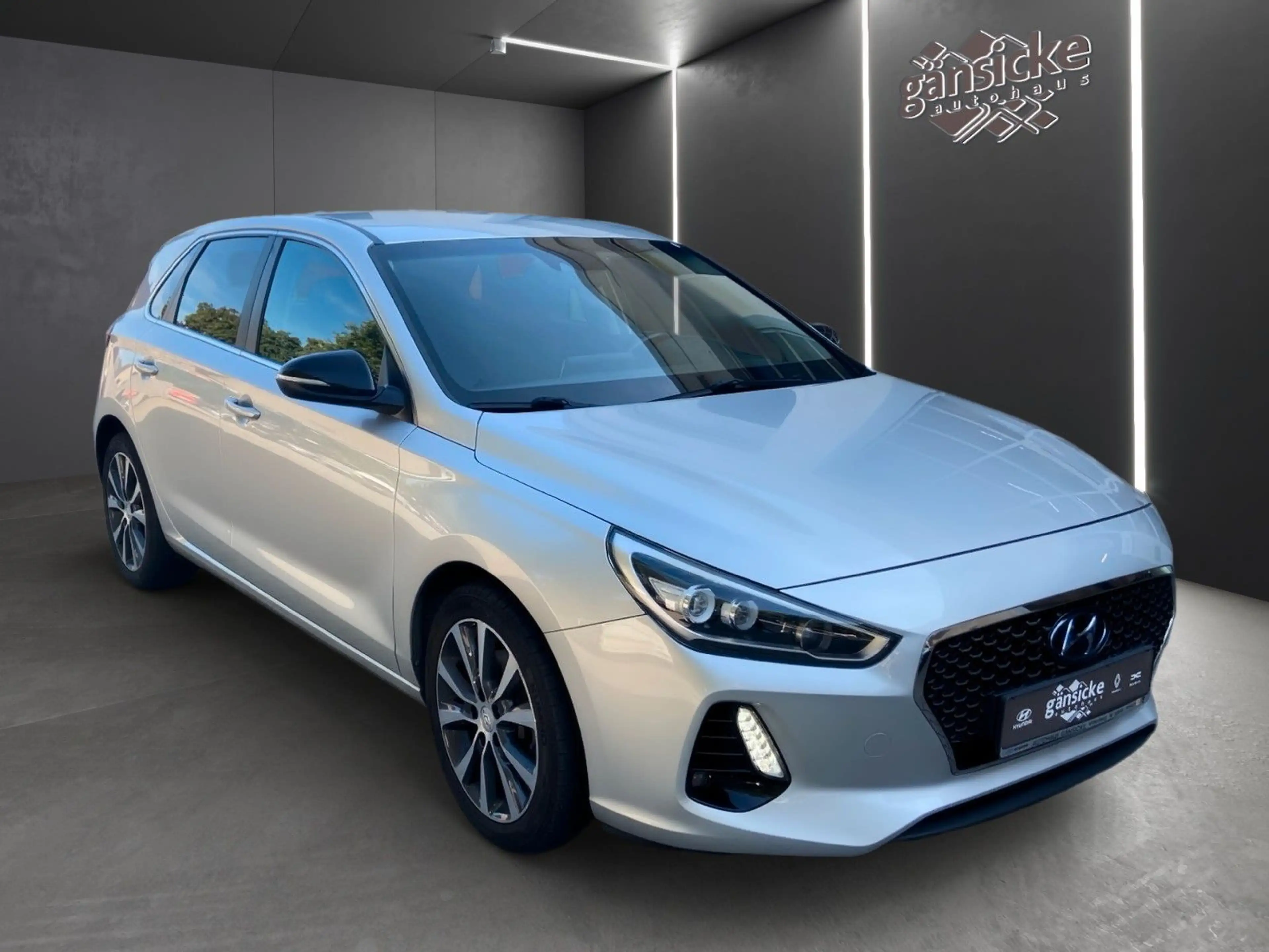 Hyundai i30 1.0 T-GDI Intro — photo 2