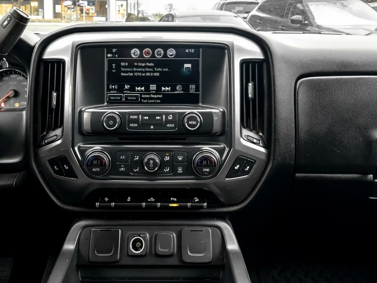 Chevrolet Silverado 1500 снимка Chevrolet Silverado 1500