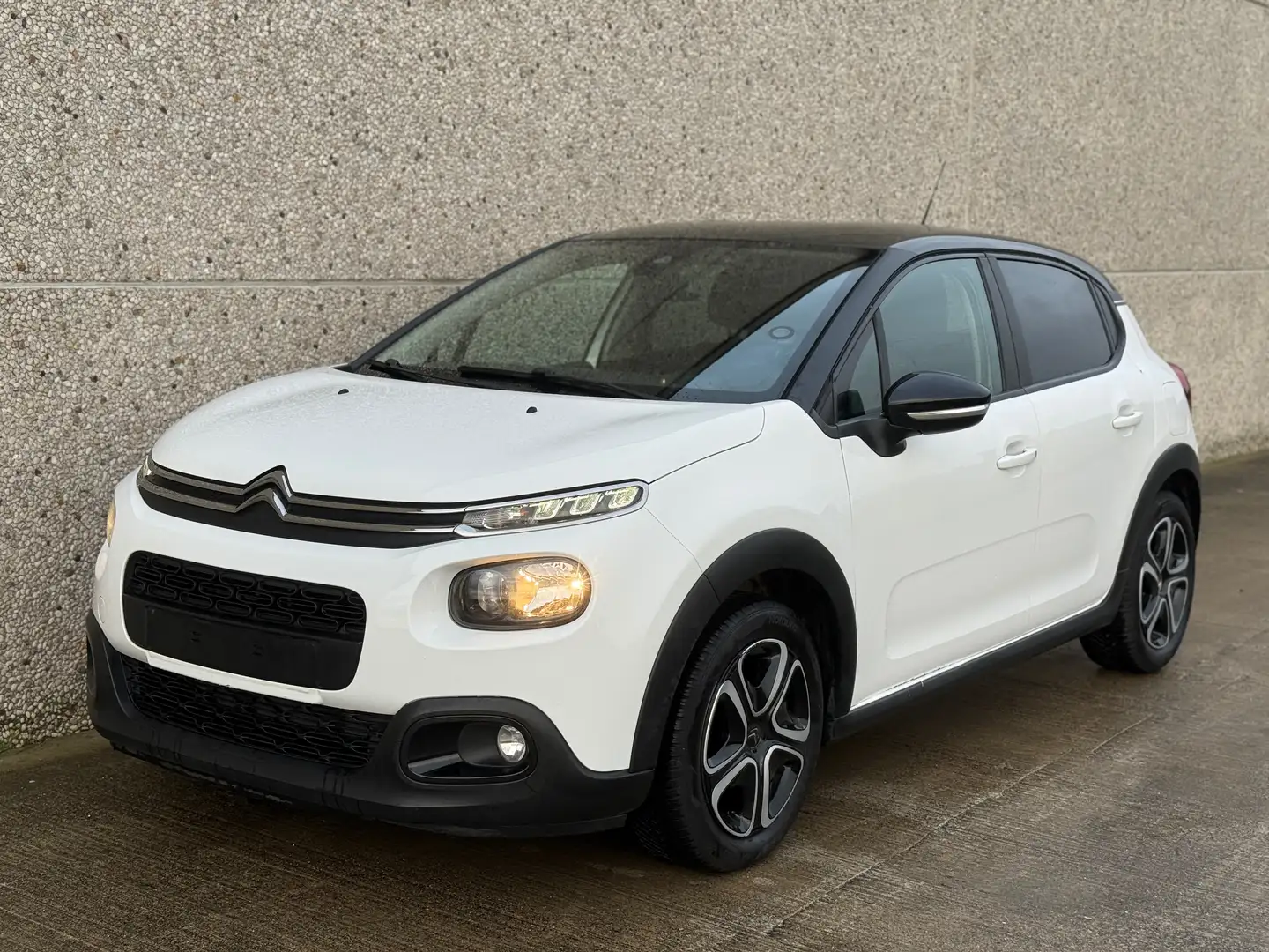 Citroen C3 1.2i • CarPlay • Airco • Navi • Euro 6 - 1