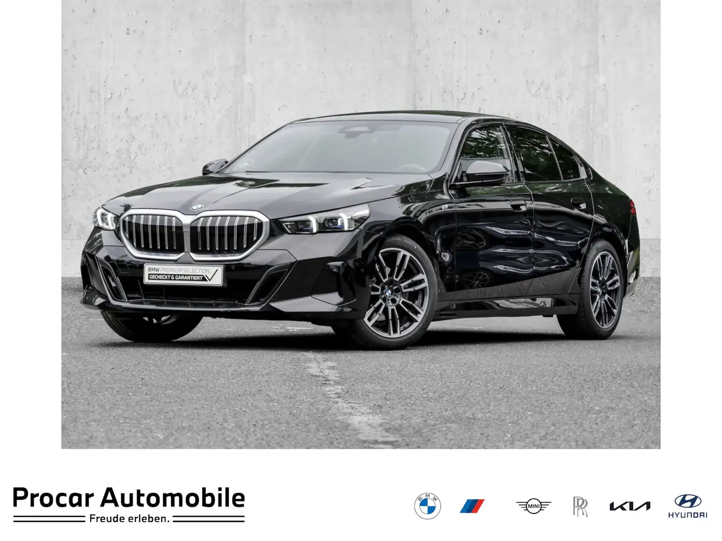 BMW 520 d M SPORT+H/K+AHK+DA+DA PLUS+PA+LHZ Zwart - 1