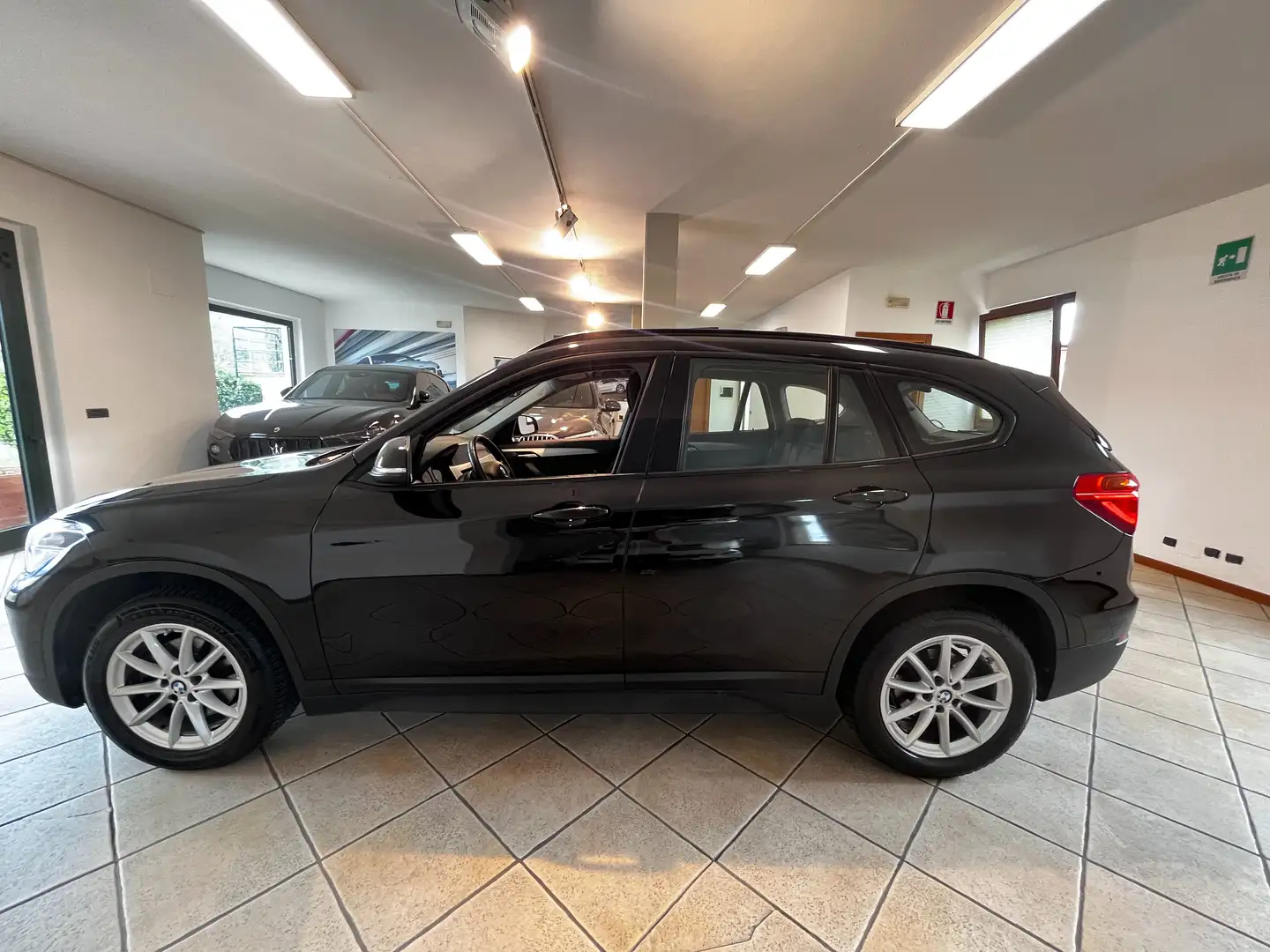 BMW X1 X1 sdrive 18d TETTO APRIBILE / TAGLIANDI BMW Nero - 2