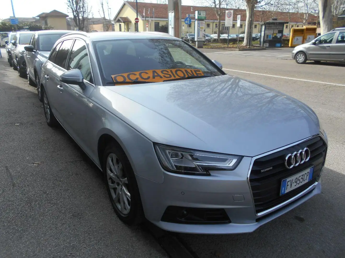 Audi A4 40 TDI quattro S tr. Bus. Adv. Argento - 1