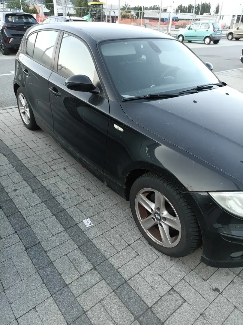 BMW 118 118d Attiva - 1