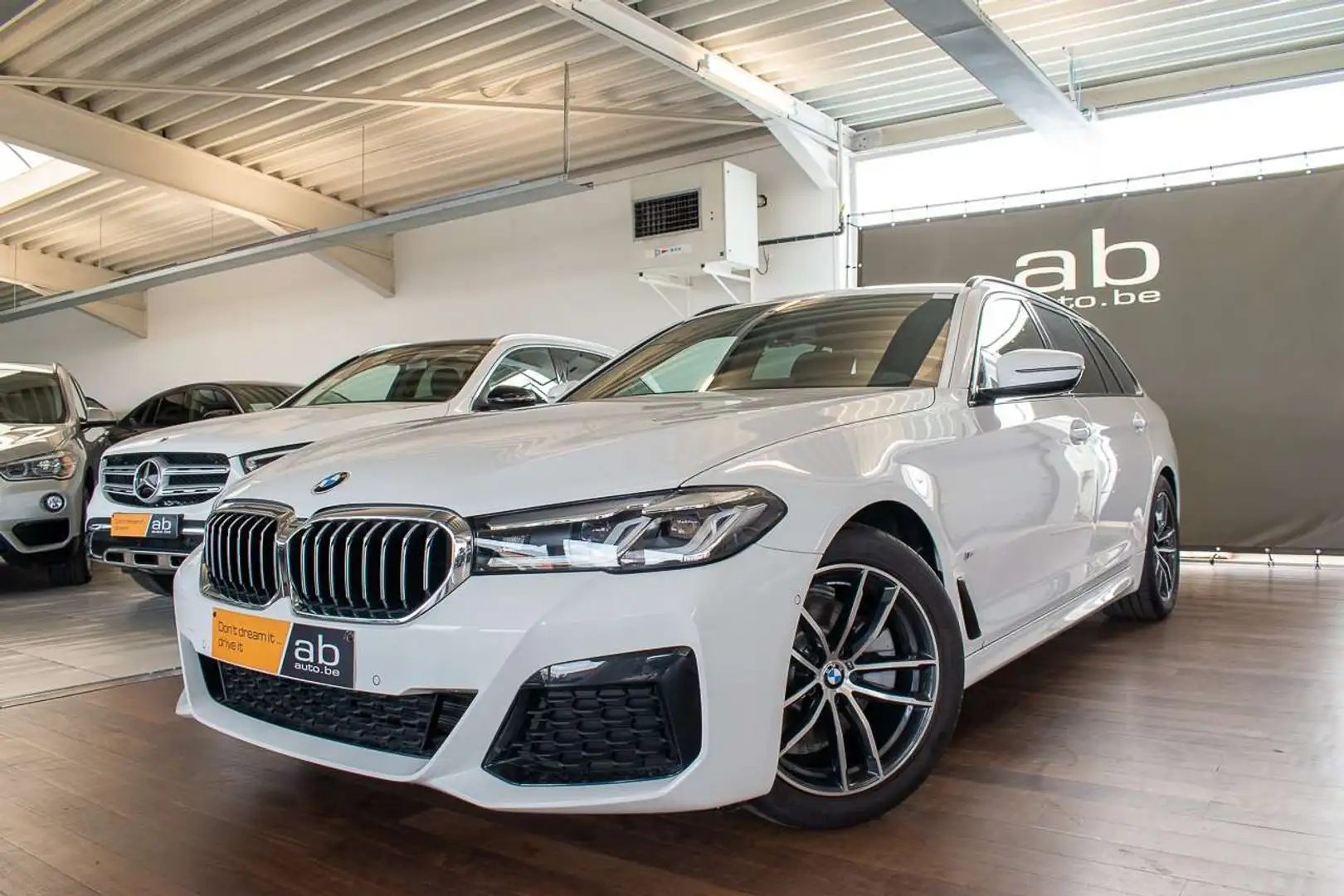 BMW 520 I TOURING M-SPORT, AMBIENT LIGHT, SHADOW LINE Blanc - 1