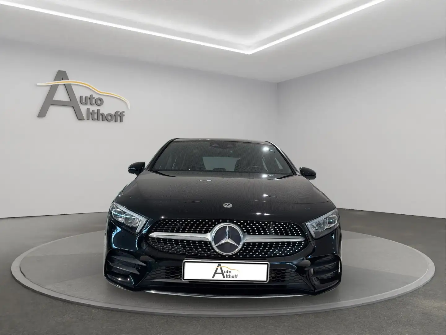 Mercedes-Benz A 250 A250 AMG Line Aut. PANO AHK LED NAV SHZ KAM PARK Schwarz - 2