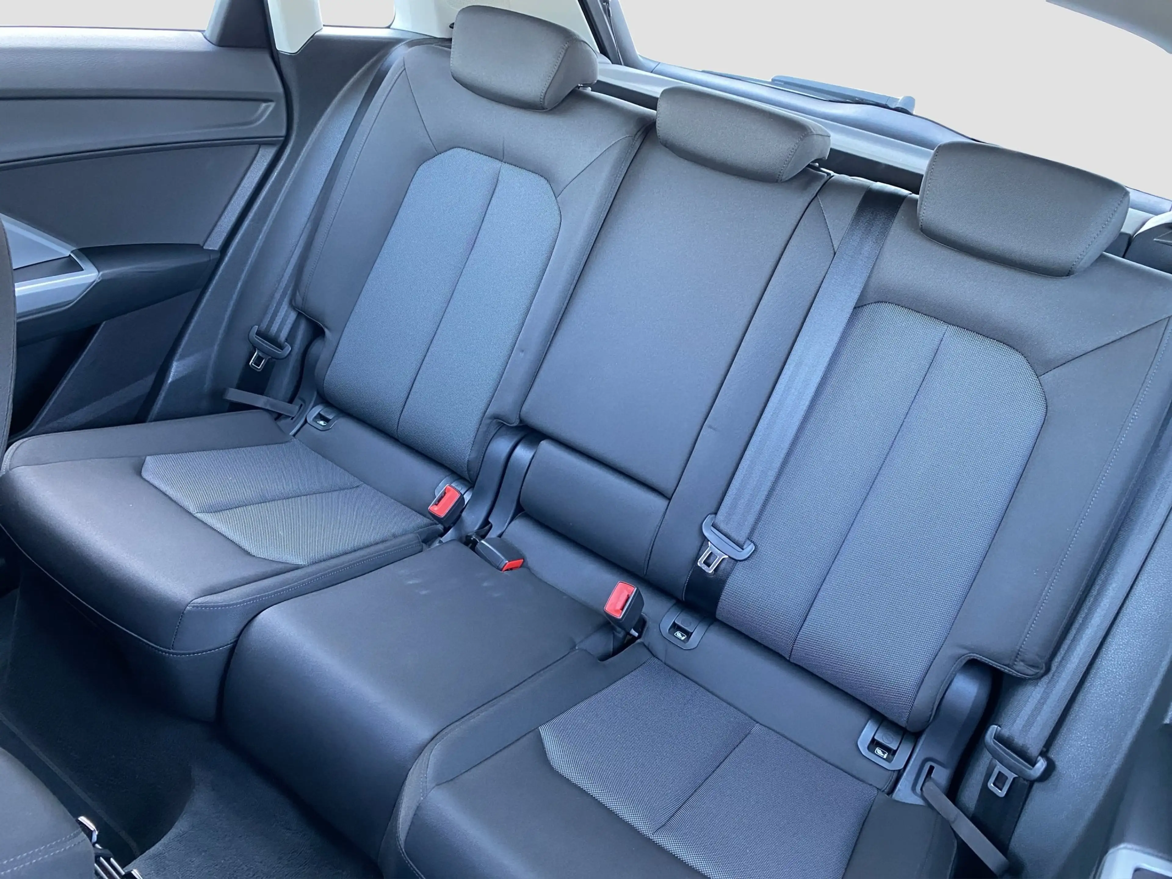 Audi Q3 35 1.5 TFSI advanced ACC PDC — photo 15