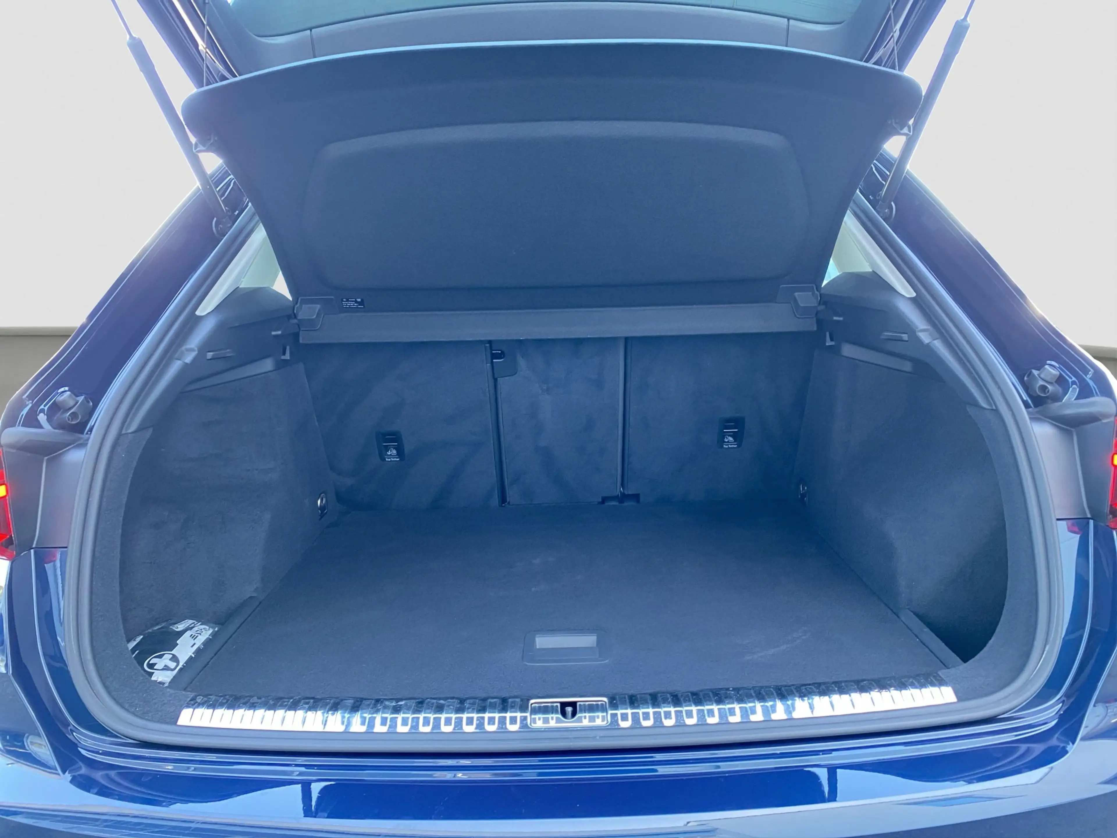 Audi Q3 35 1.5 TFSI advanced ACC PDC — photo 9