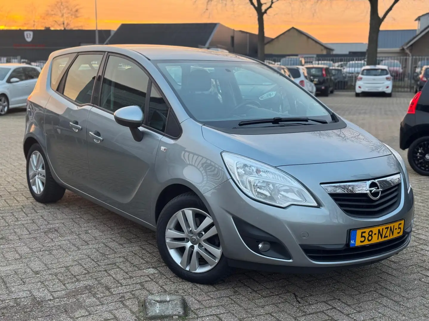 Opel Meriva 1.4 Turbo Edition AIRCO CRUISE CONTROL HOGE INSTAP Grau - 2
