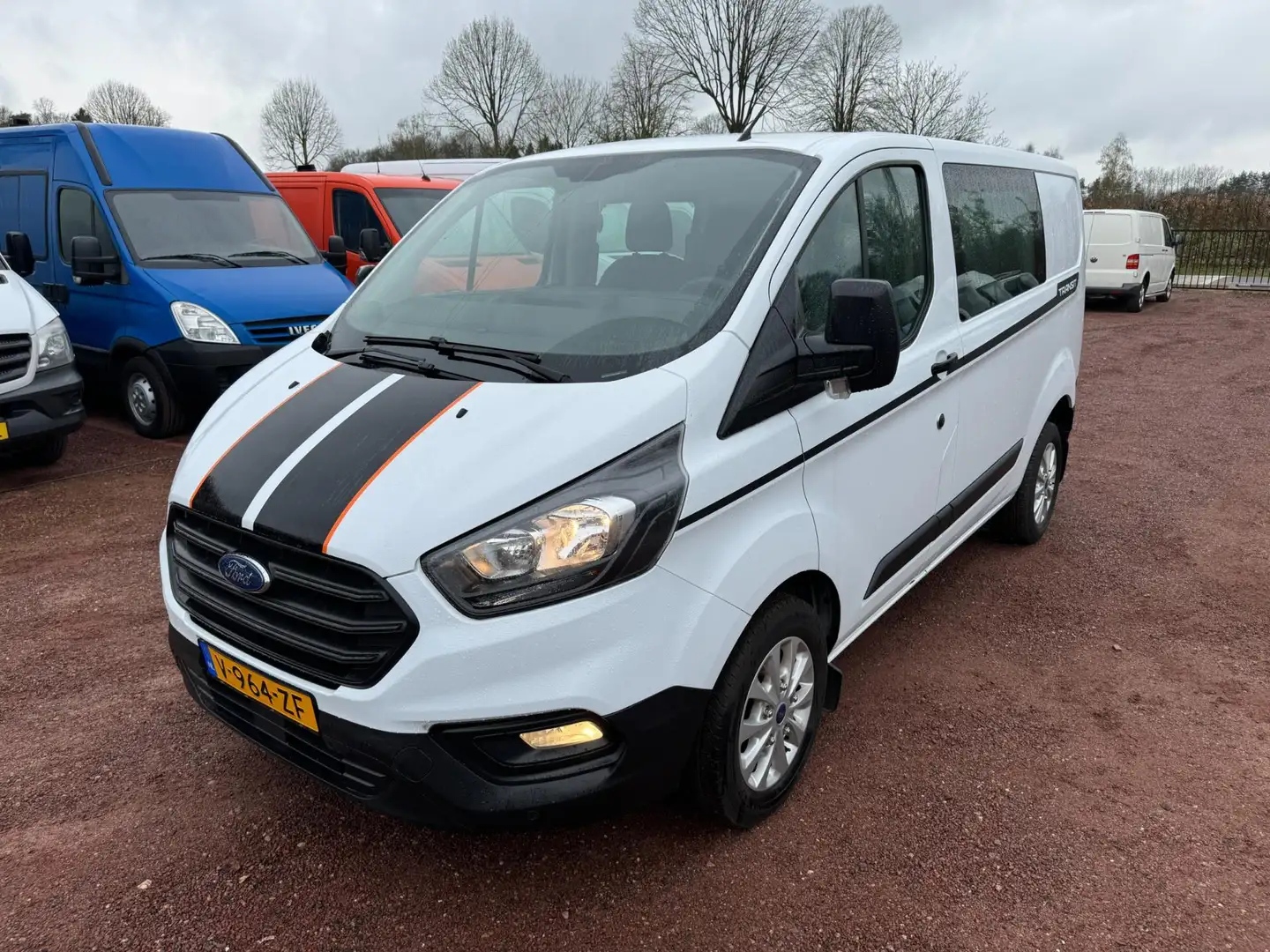 Ford Transit Custom 2.0 TDCI DC Sport 1e Eigenaar Dubbel Cabine Wit - 1