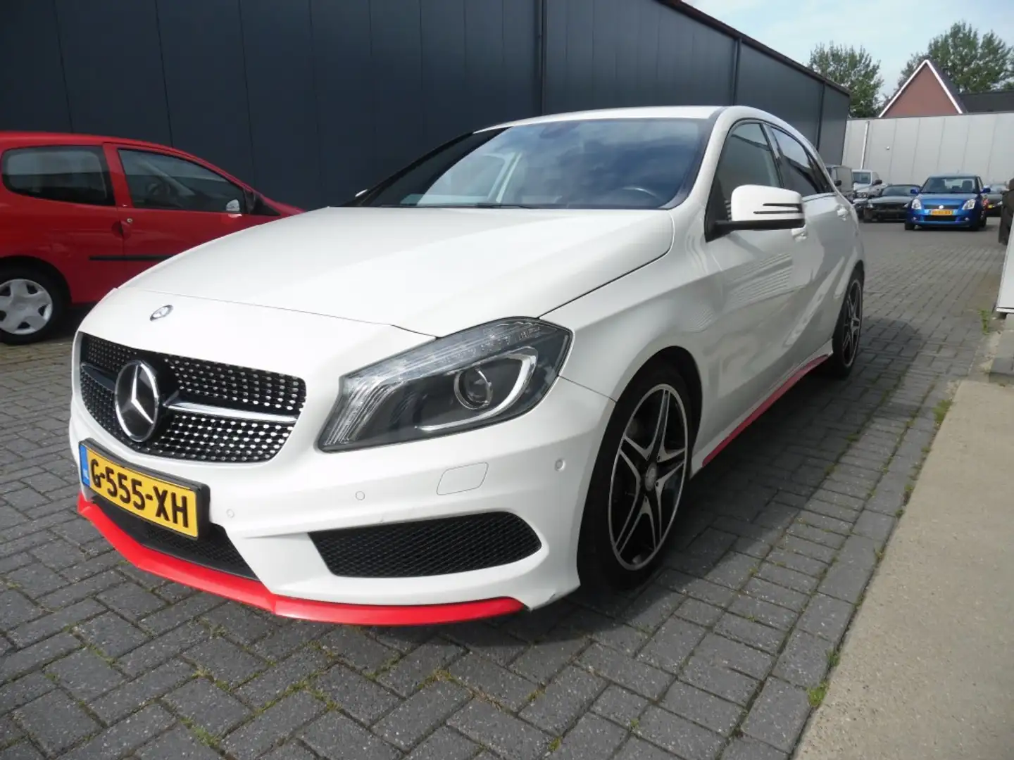 Mercedes-Benz A 180 180 AMBITION AMG Uitgevoerd Wit - 1