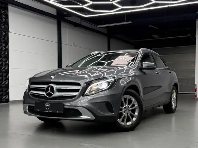 Mercedes-Benz GLA 200