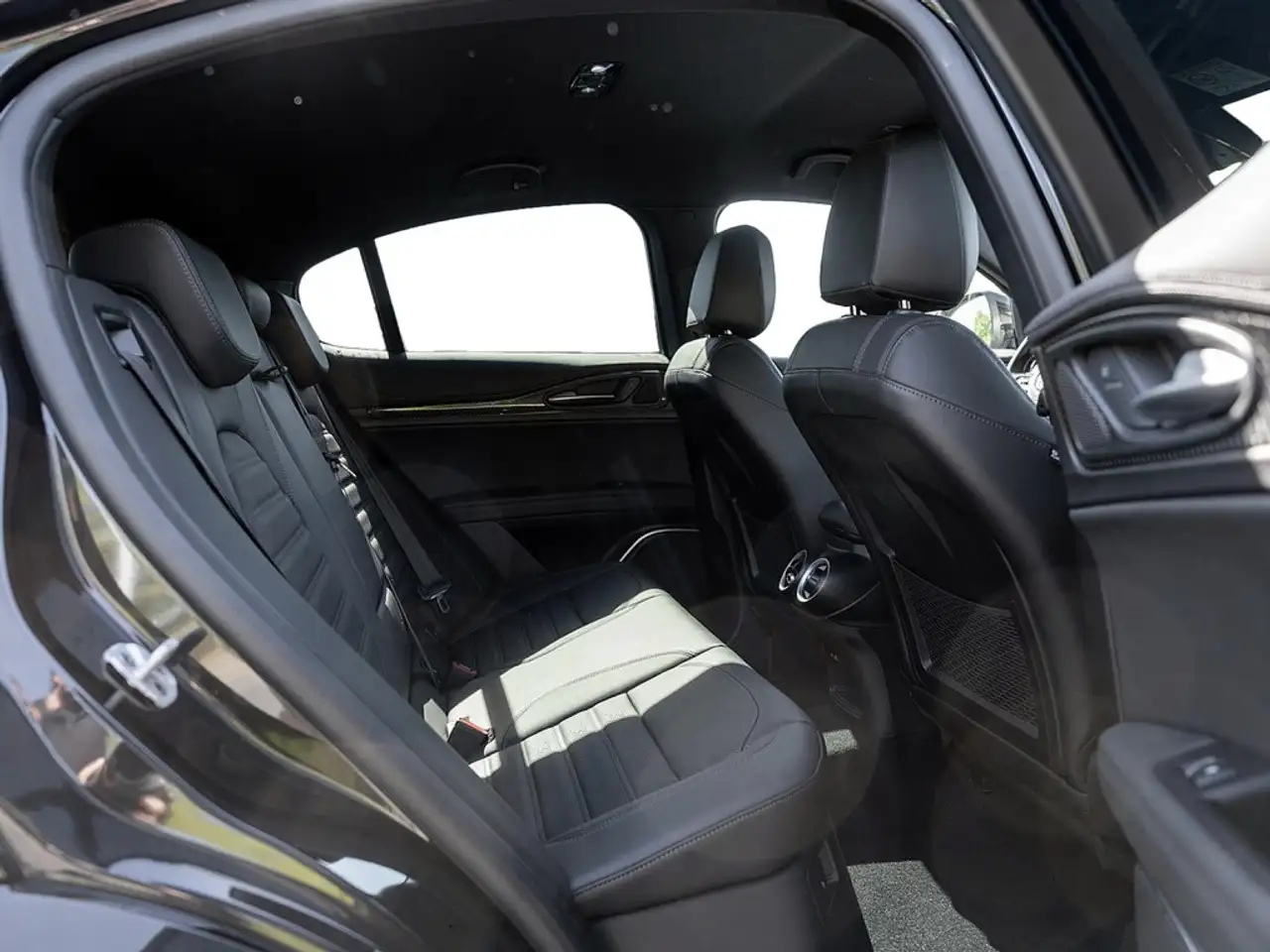 Alfa Romeo Stelvio 2023