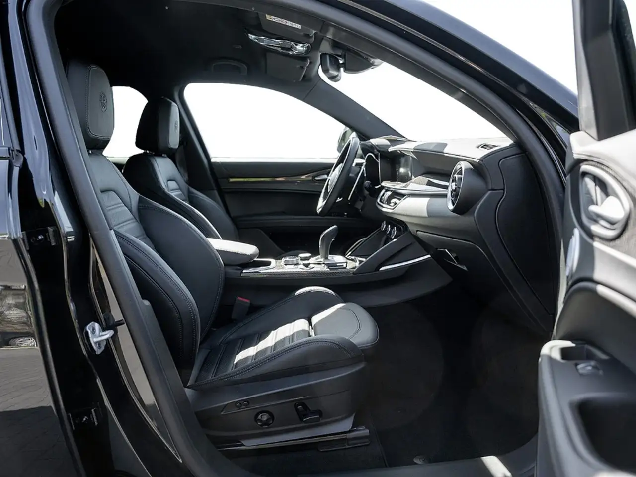 Alfa Romeo Stelvio 2023