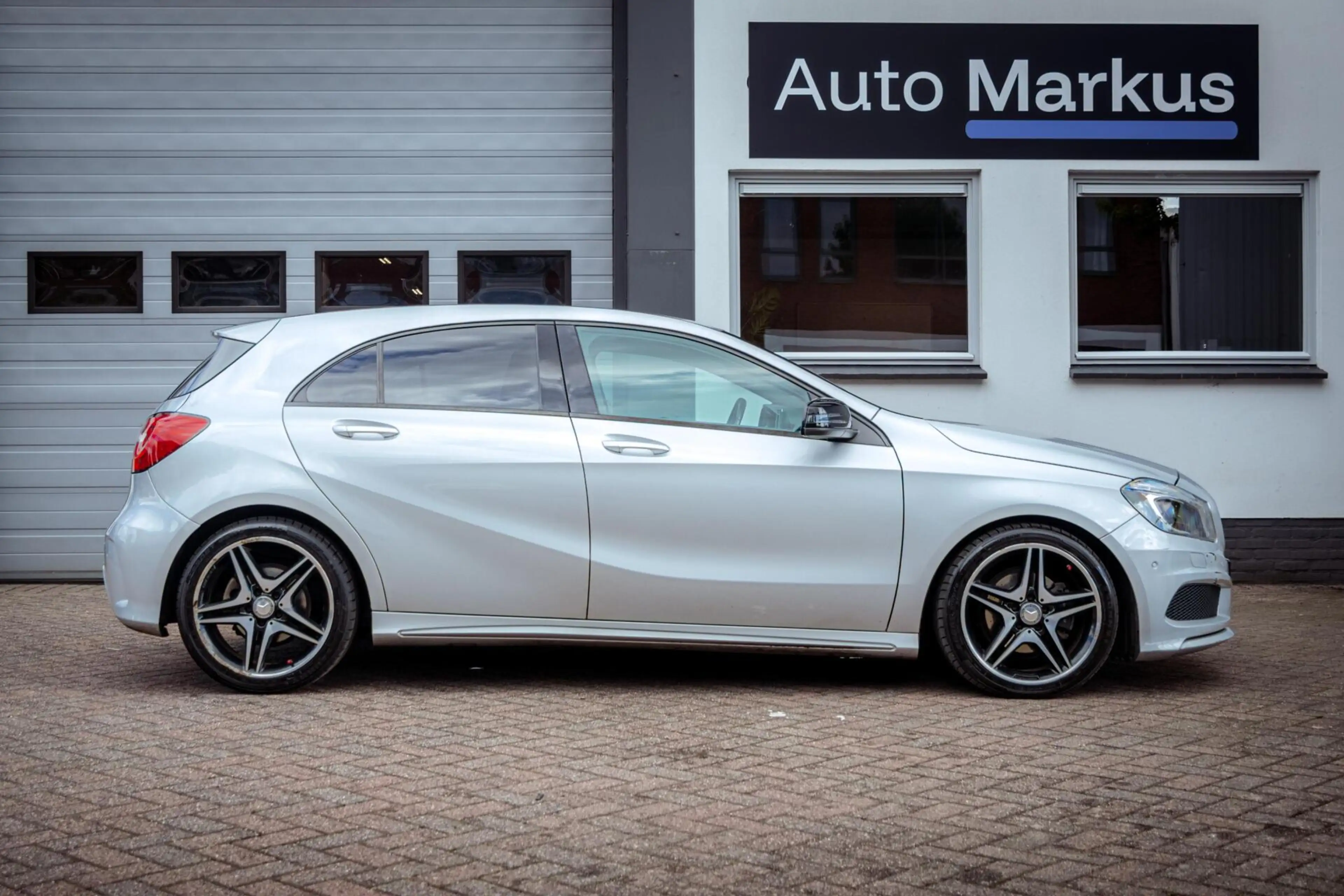 Mercedes-Benz A 180 AMG|Harman/Kardon|Xenon|Stoelverwarming — photo 4