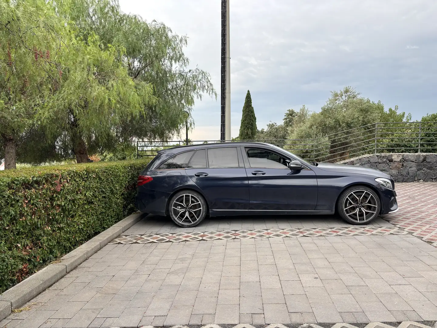 Mercedes-Benz C 220 SW d (bt) Premium AMG - 1