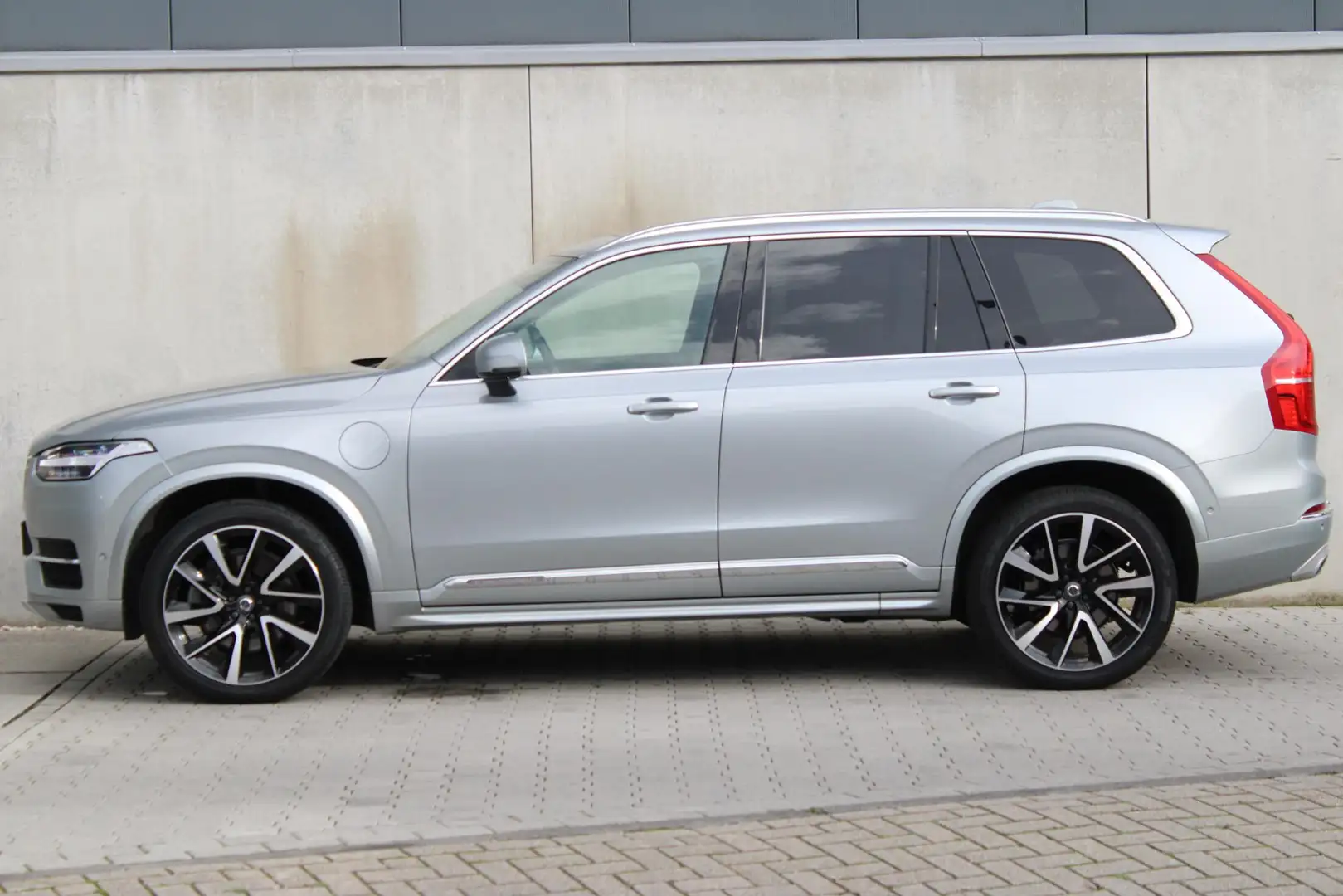 Volvo XC90 2.0 T8 Twin Engine AWD Inscription / 7 PERS / PANO Grijs - 2