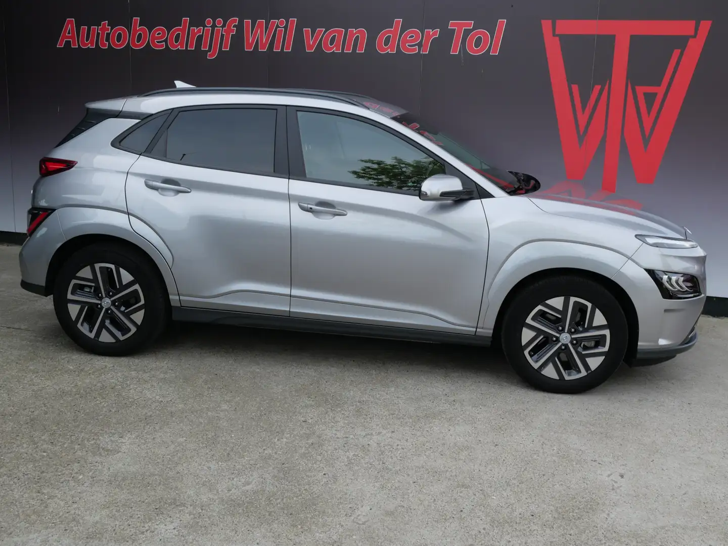 Hyundai KONA EV FASHION 39 kWh | A.C.C. | H.U.D | LED | KEYLESS siva - 1