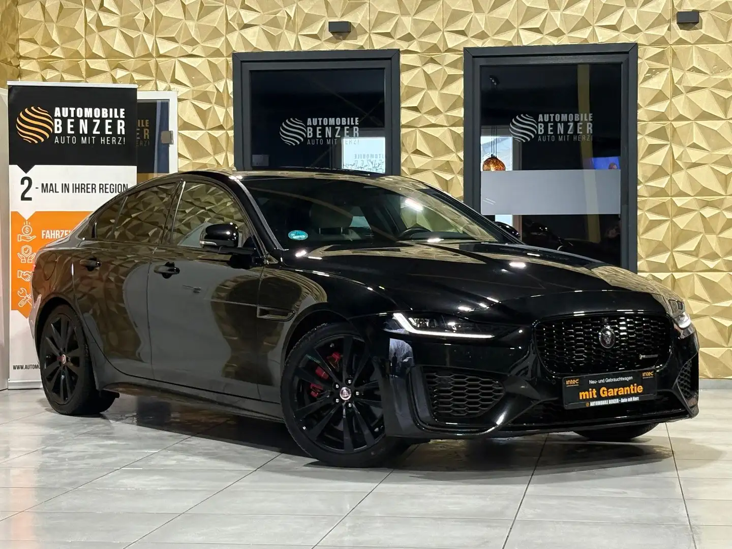 Jaguar XE R-Dynamic Black/MERIDIAN/360''KAM/ Noir - 2