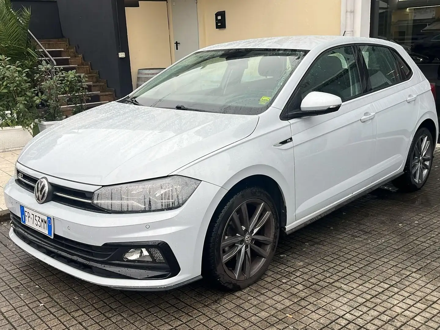 Volkswagen Polo Polo VI 2017 5p 1.6 tdi R--LINE Highline 95cv Gris - 1