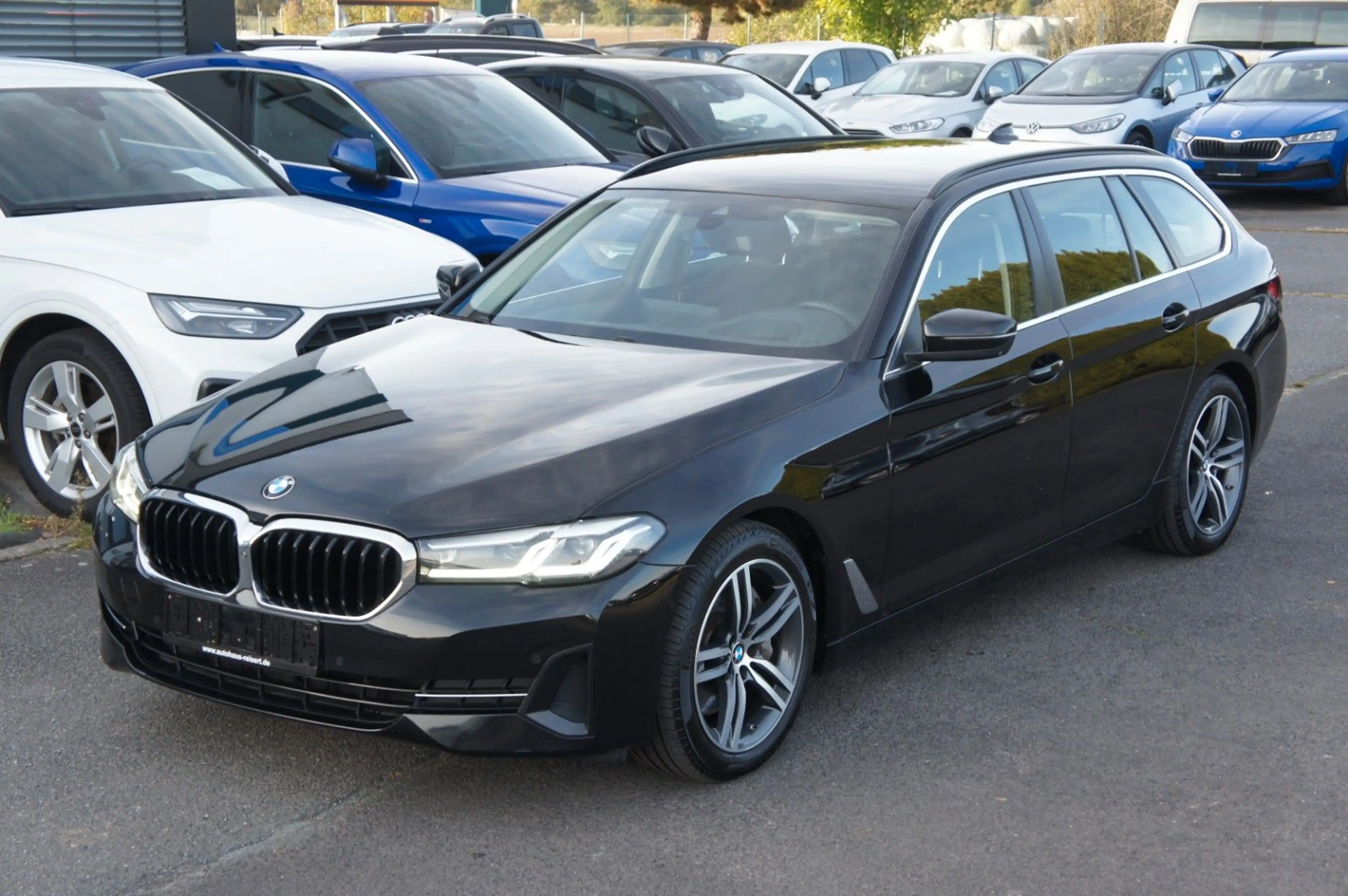 BMW 530 d xDrive*STDHZG*360°*HUD*18*M-FAHRWERK*