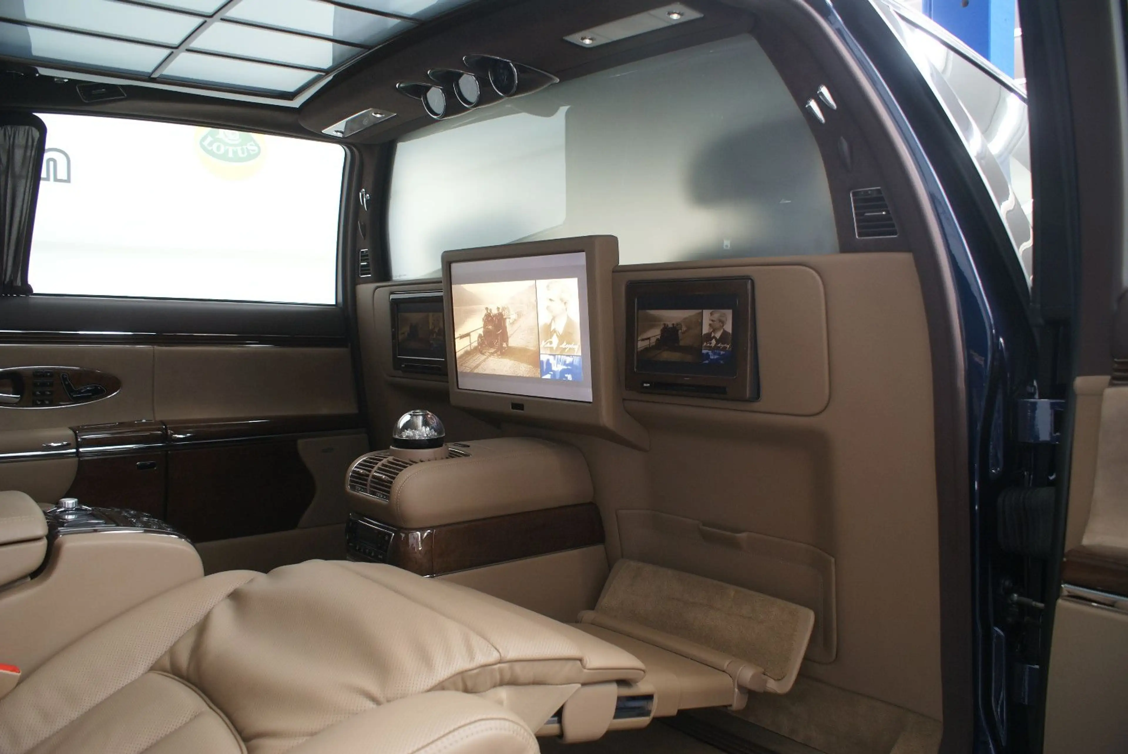 Maybach 62 /BEDUFTUNG/TV/CINE/MASSAGE/KAM — photo 12