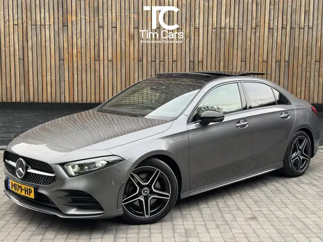 Mercedes-Benz A 220 AMG 190pk Automaat | Panoramadak | LED Matrix verl
