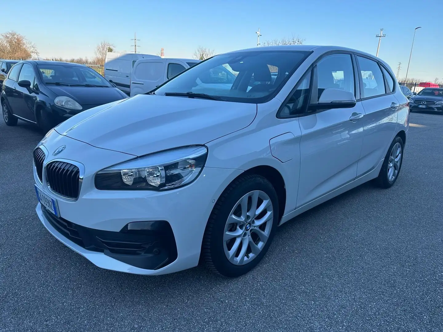 BMW 225 225xe Active Tourer iPerformance Business GA099NZ Blanc - 2