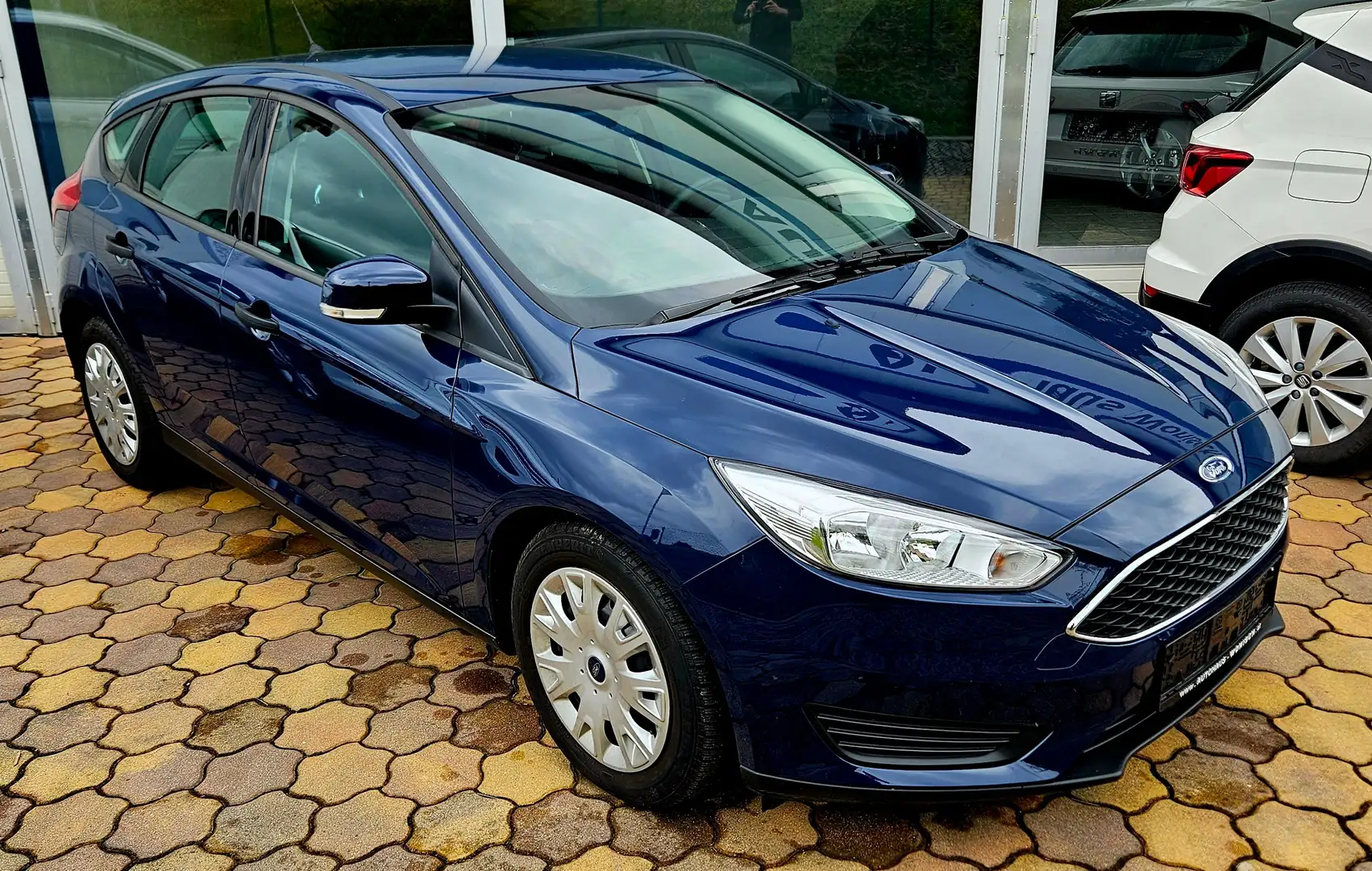 Ford Focus Ambiente Blau - 1