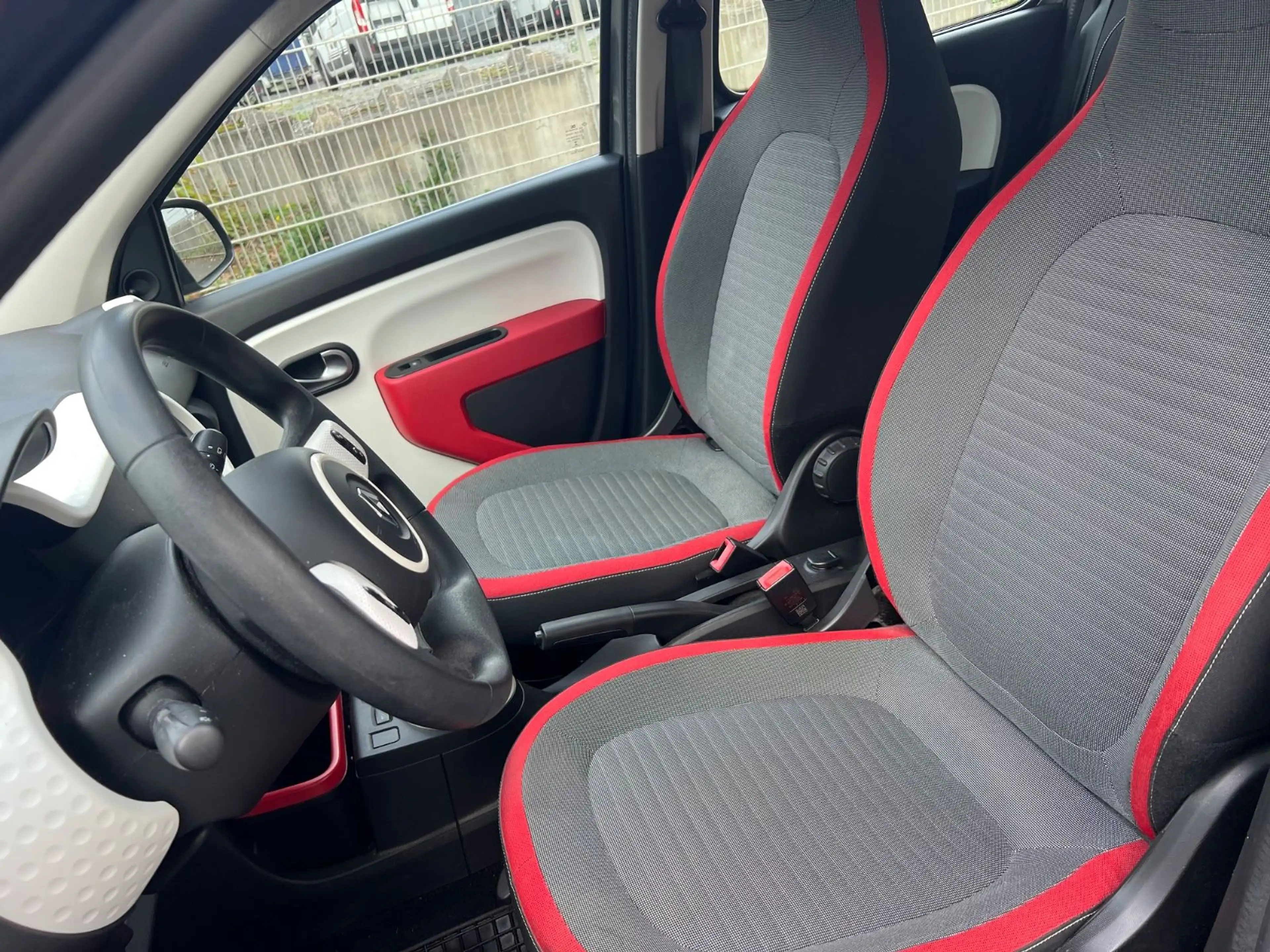 Renault Twingo Experience*Sitzheizung*Klima*LED* — photo 12