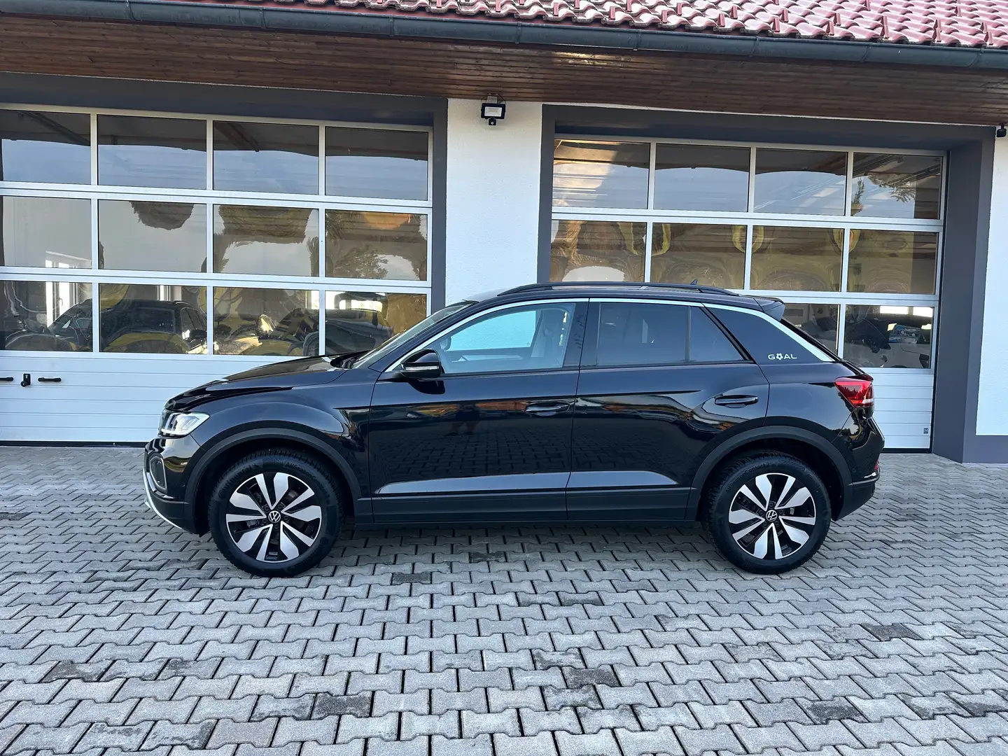 Volkswagen T-Roc Goal 1,0 TSI *DIGITAL*PDC*APP*ACC*NAVI*LED* Schwarz - 2