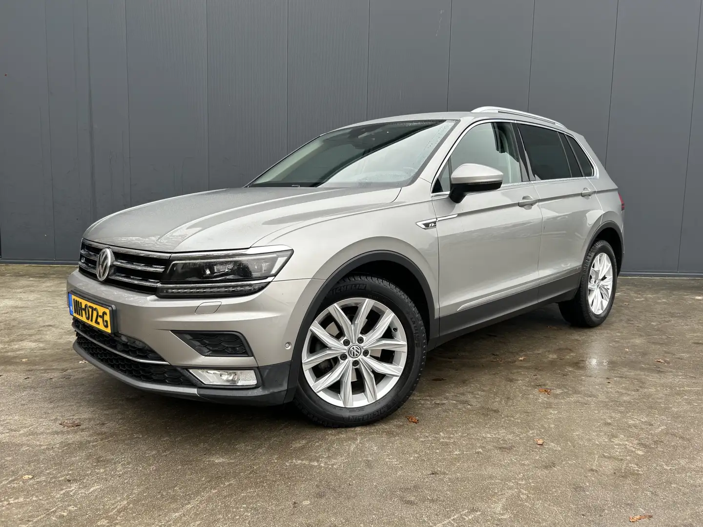 Volkswagen Tiguan 1.4 TSI AUTOMAAT ACT Highline R LINE VIRTUAL COCKP Gris - 1