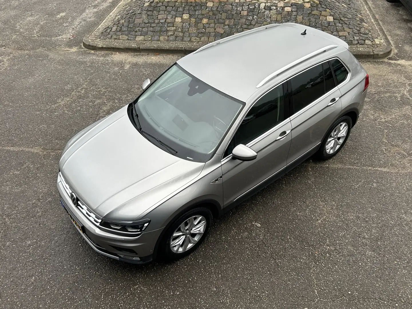 Volkswagen Tiguan 1.4 TSI AUTOMAAT ACT Highline R LINE VIRTUAL COCKP Gris - 2