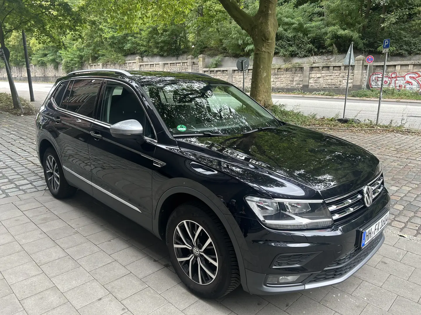 Volkswagen Tiguan Allspace Comfortline Schwarz - 2