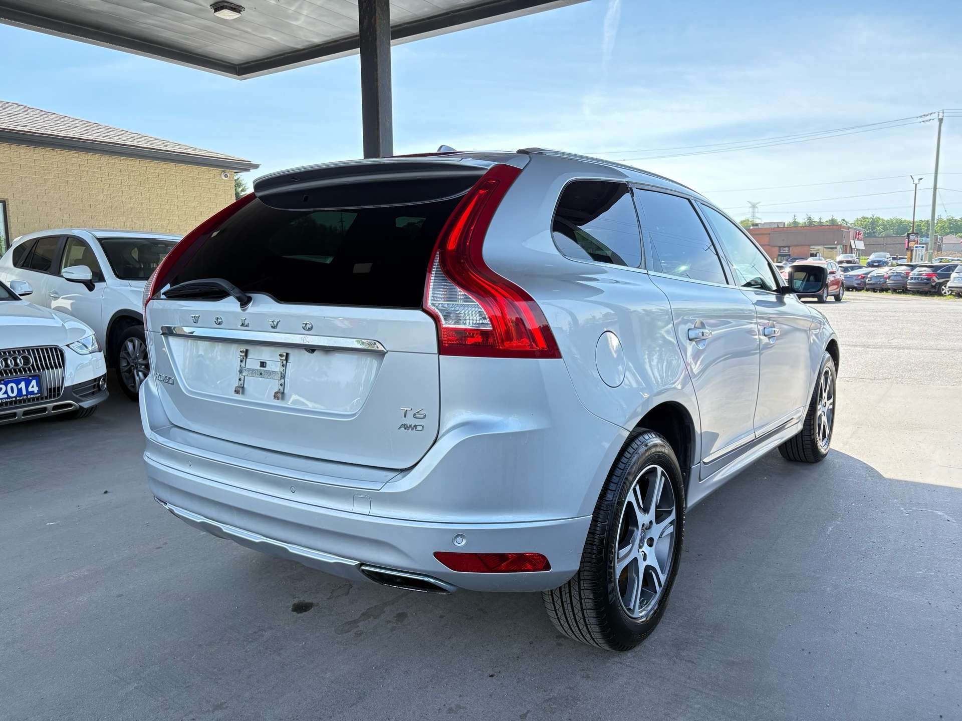 2015 Volvo XC60 AWD T6 Premier Plus I NAV. BACK UP CAMERA I CERTIF alt 4