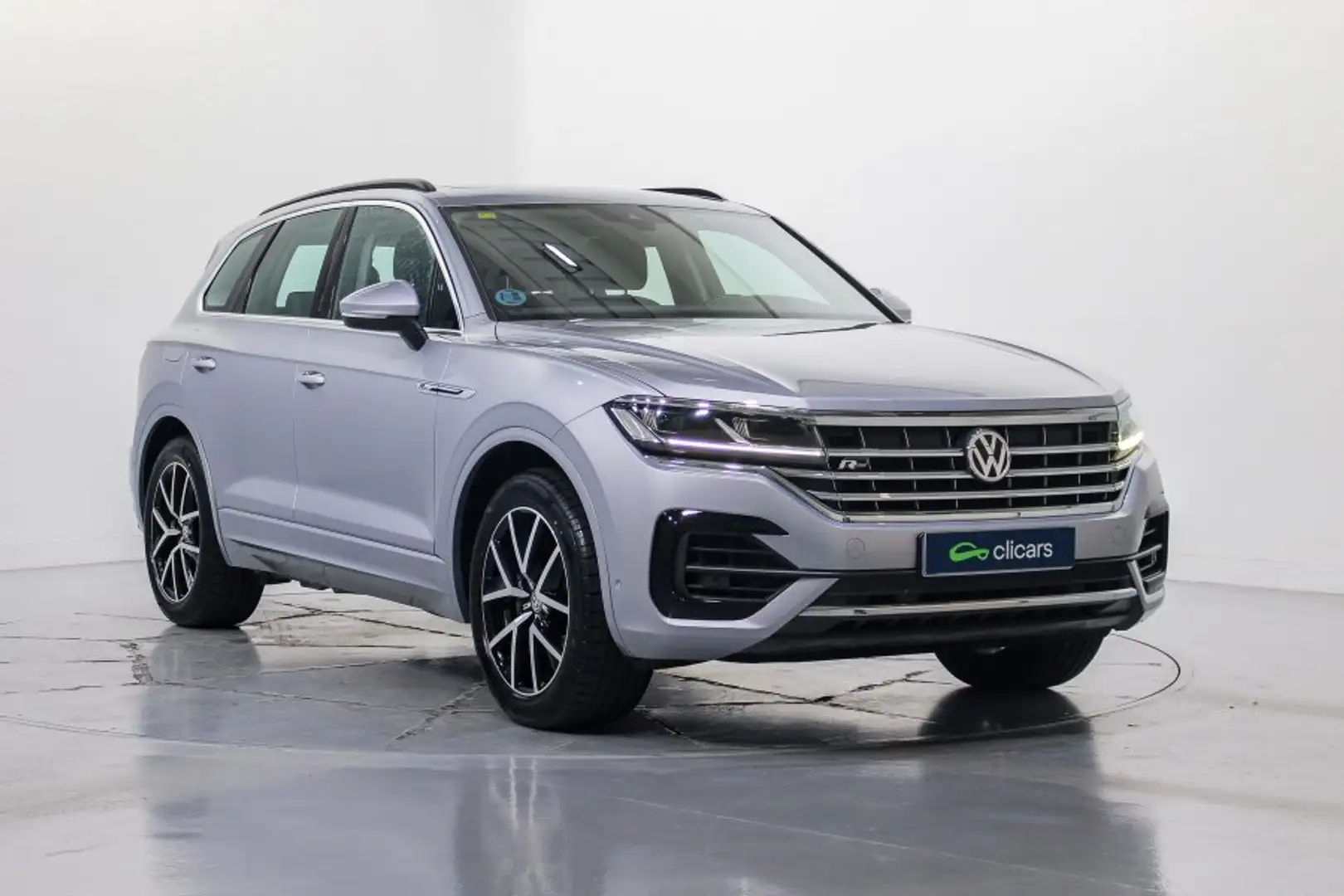 Volkswagen Touareg 3.0TDI V6 R-Line Tiptronic 4Motion 210kW Plateado - 2