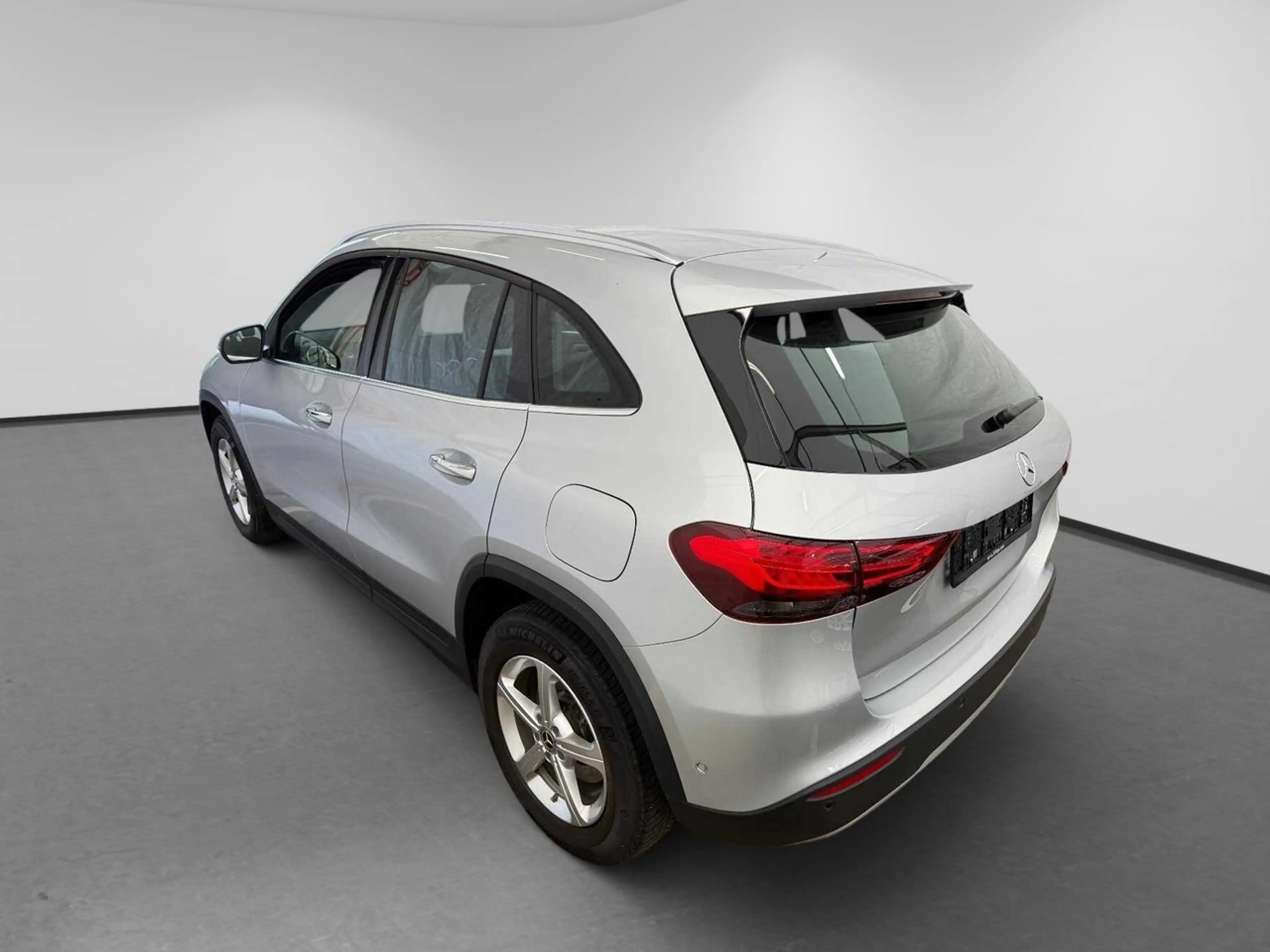Mercedes-Benz GLA 220 d Style 360° AHK StHz ACC BLIS Key Lane — photo 2