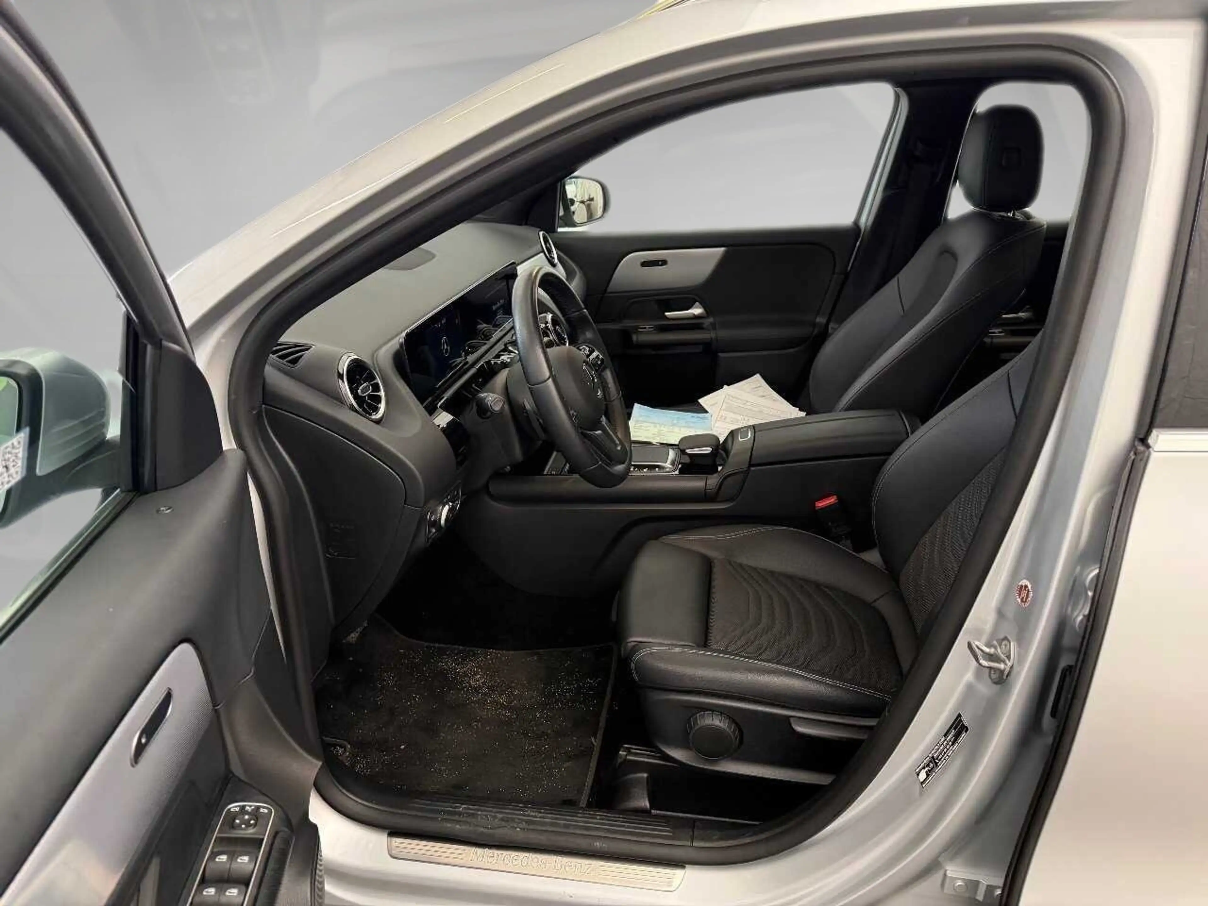 Mercedes-Benz GLA 220 d Style 360° AHK StHz ACC BLIS Key Lane — photo 8