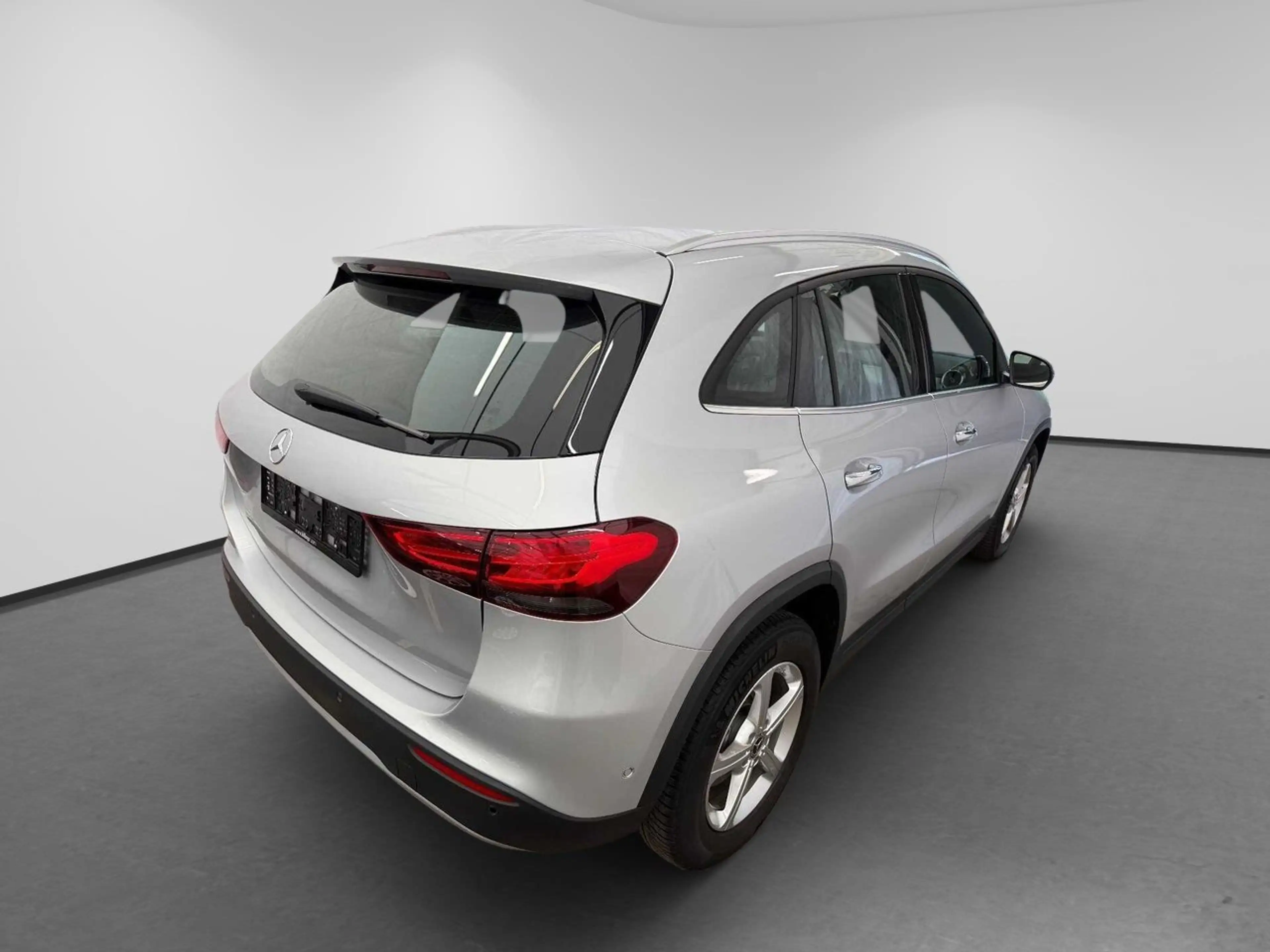 Mercedes-Benz GLA 220 d Style 360° AHK StHz ACC BLIS Key Lane — photo 7