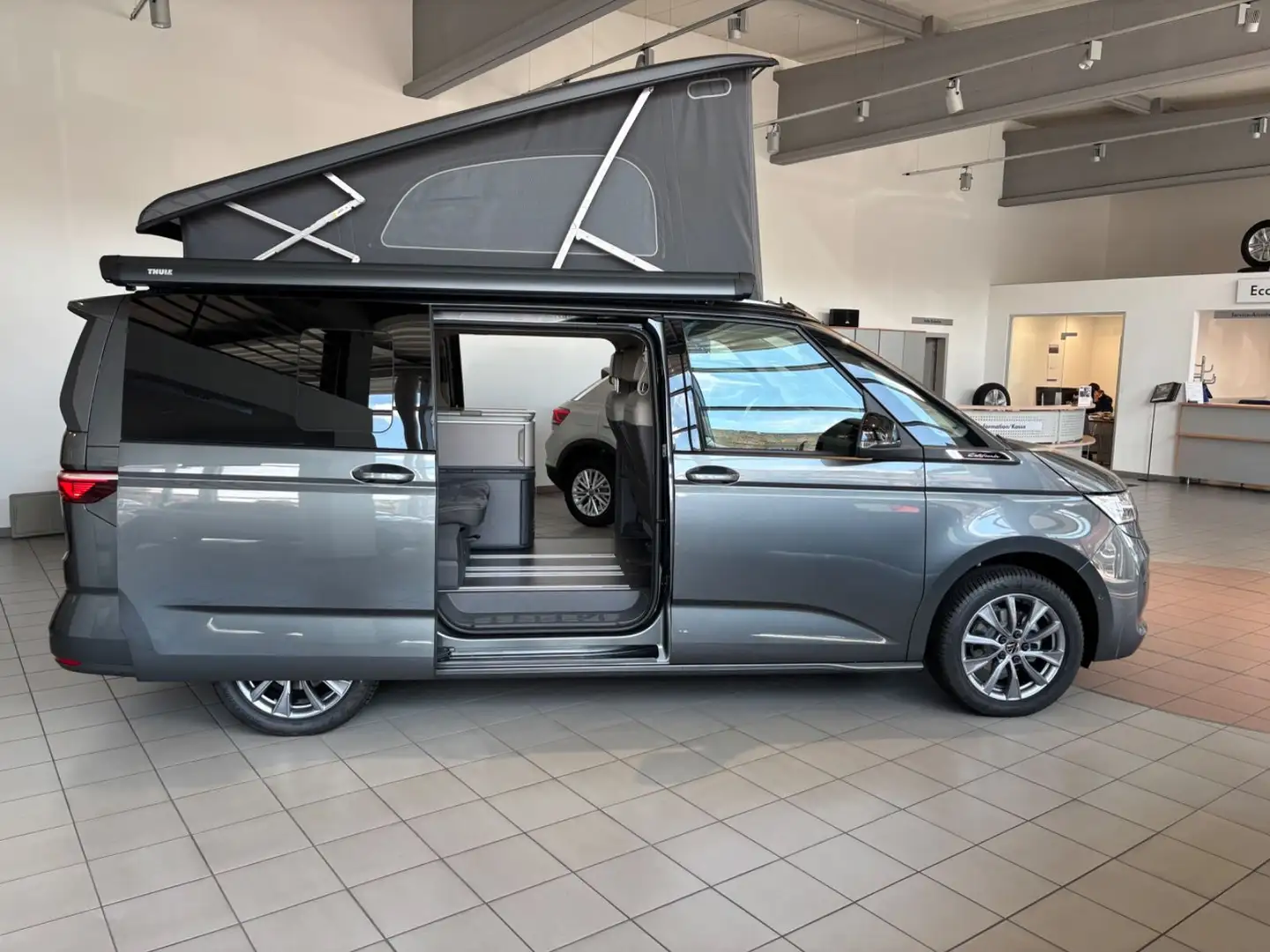 Volkswagen T7 California Ocean TDI DSG NP 105.000,- Šedá - 2