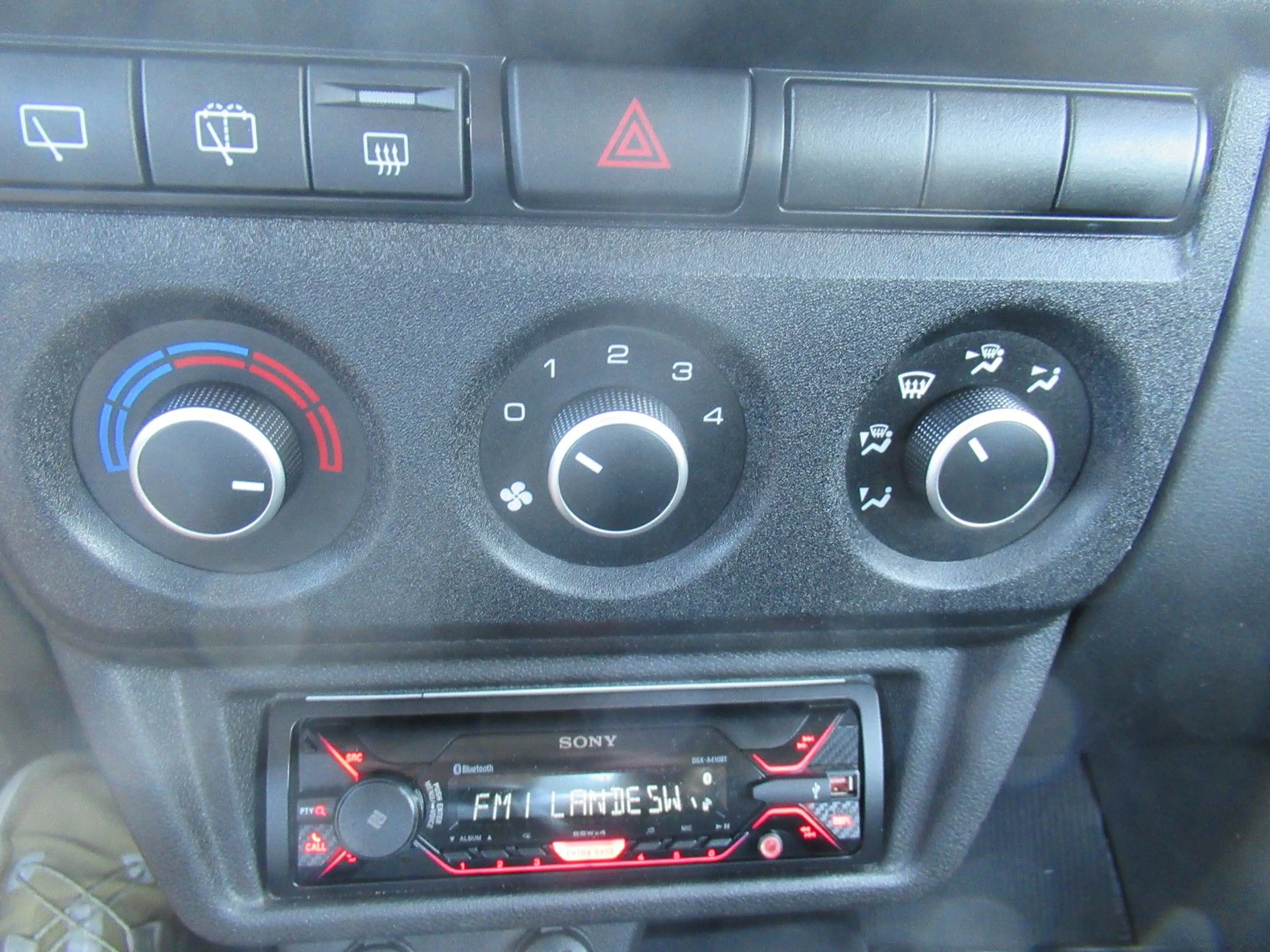 Lada Niva 4x4 AHK SOUND SYSTEM v. VERTRAGSHÄNDLER — photo 11
