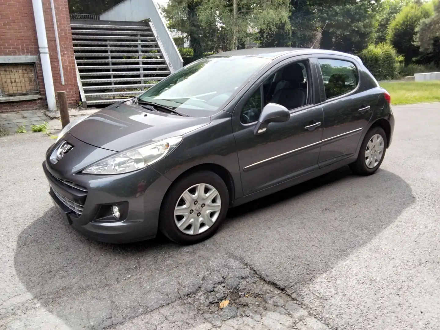 Peugeot 207 1.4 VTi 95ch Active Gris - 1
