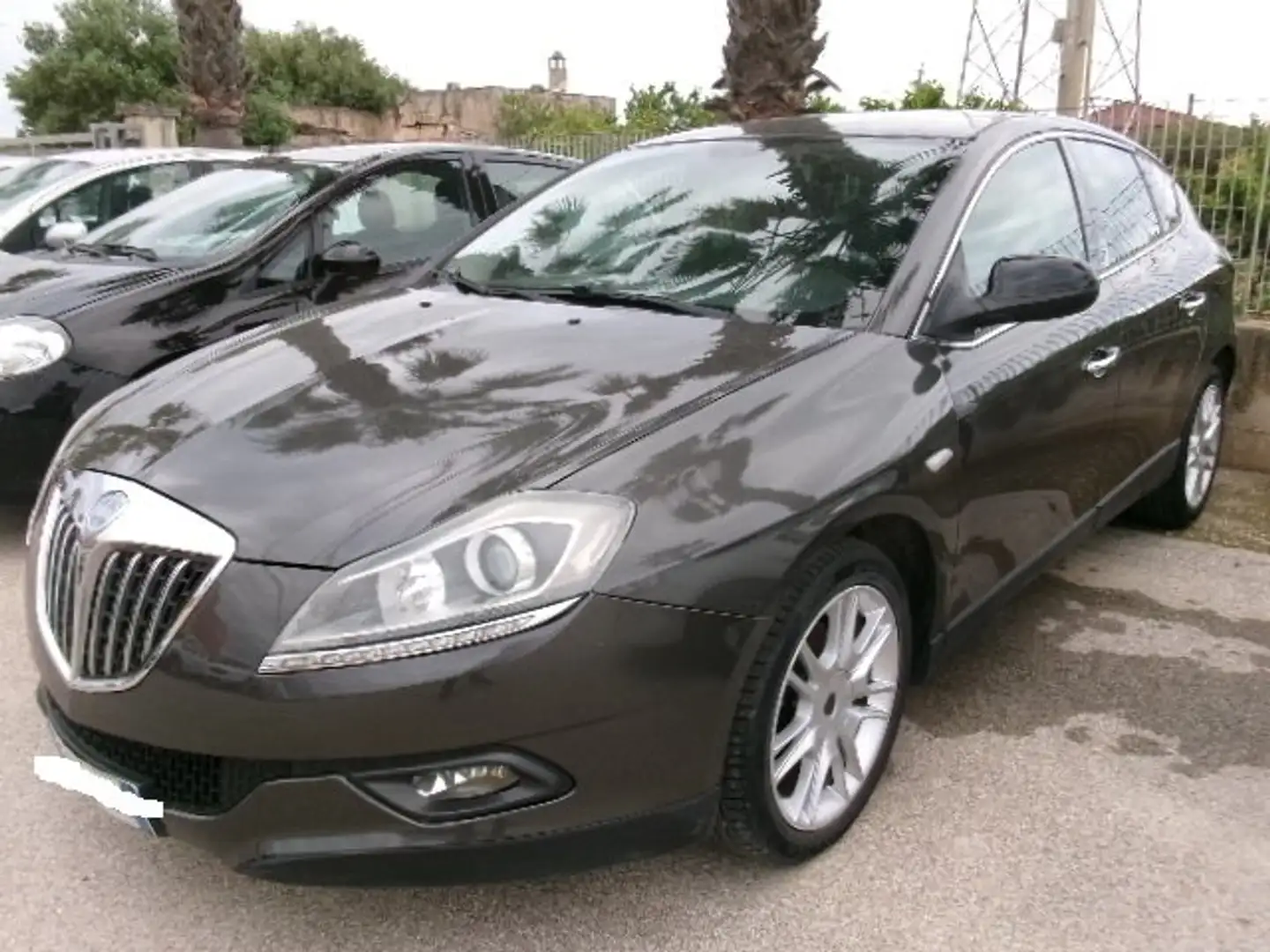 Lancia Delta 1.6 mjt Platino 120cv dpf Gris - 2